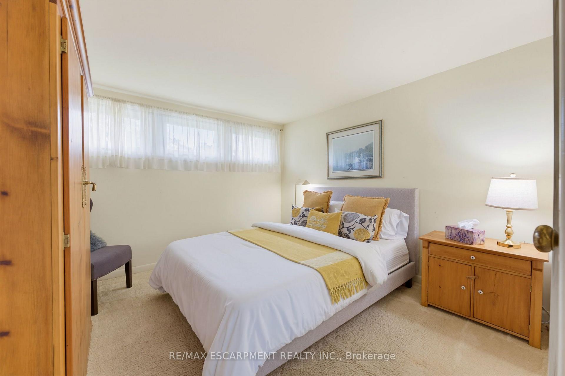 Photo 15 of 1316 Nevarc Drive, Burlington, Grindstone — HOMEH