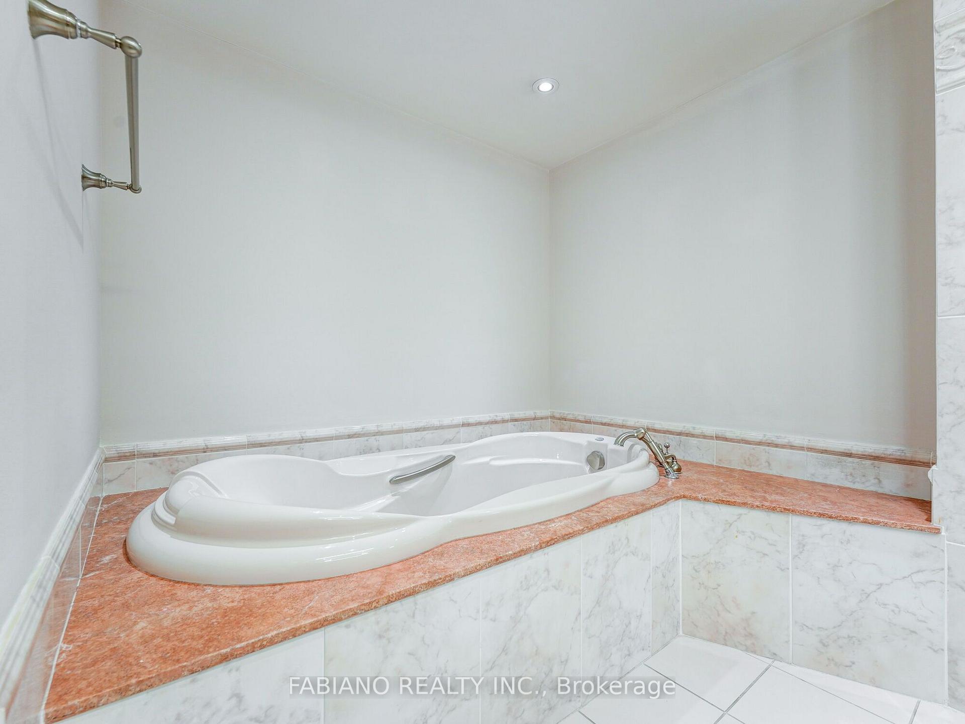 Photo 37 of Unit 1003, 278 Bloor Street E, Toronto, Rosedale-Moore Park — HOMEH