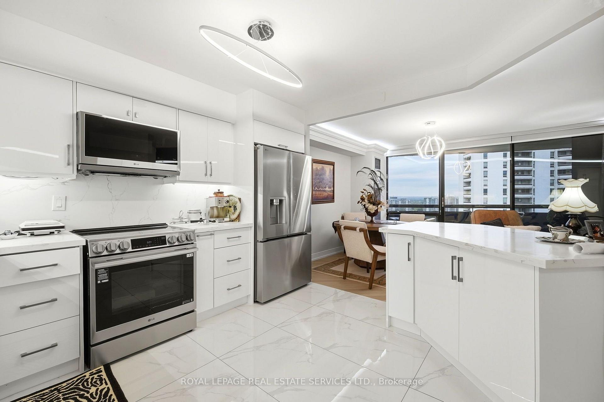 Photo 11 of Unit 1502, 75 Graydon Hall Drive, North York, Parkwoods-Donalda — HOMEH
