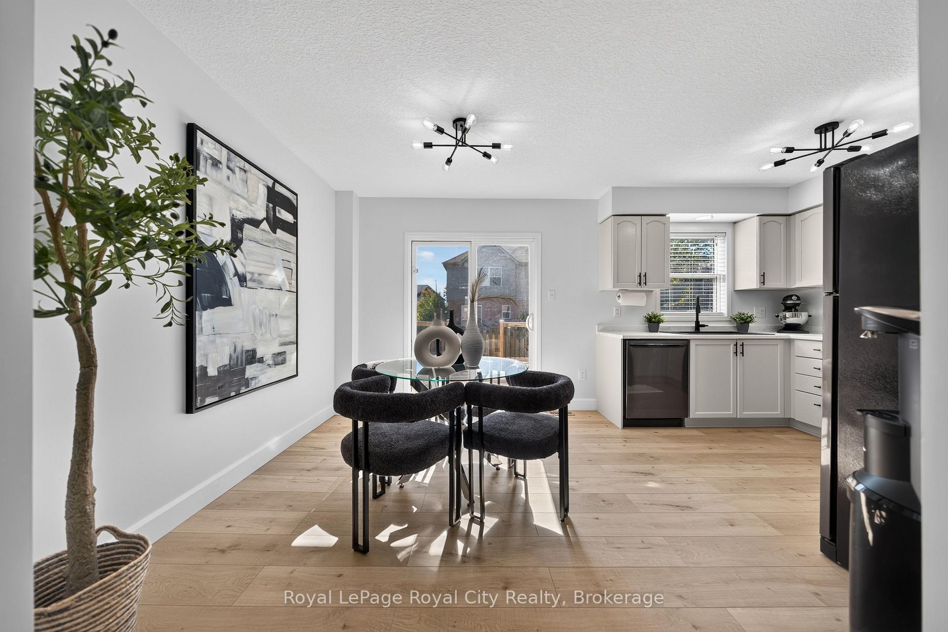 Photo 8 of 24 Brookfield Crescent, Kitchener, Country Hills West — HOMEH