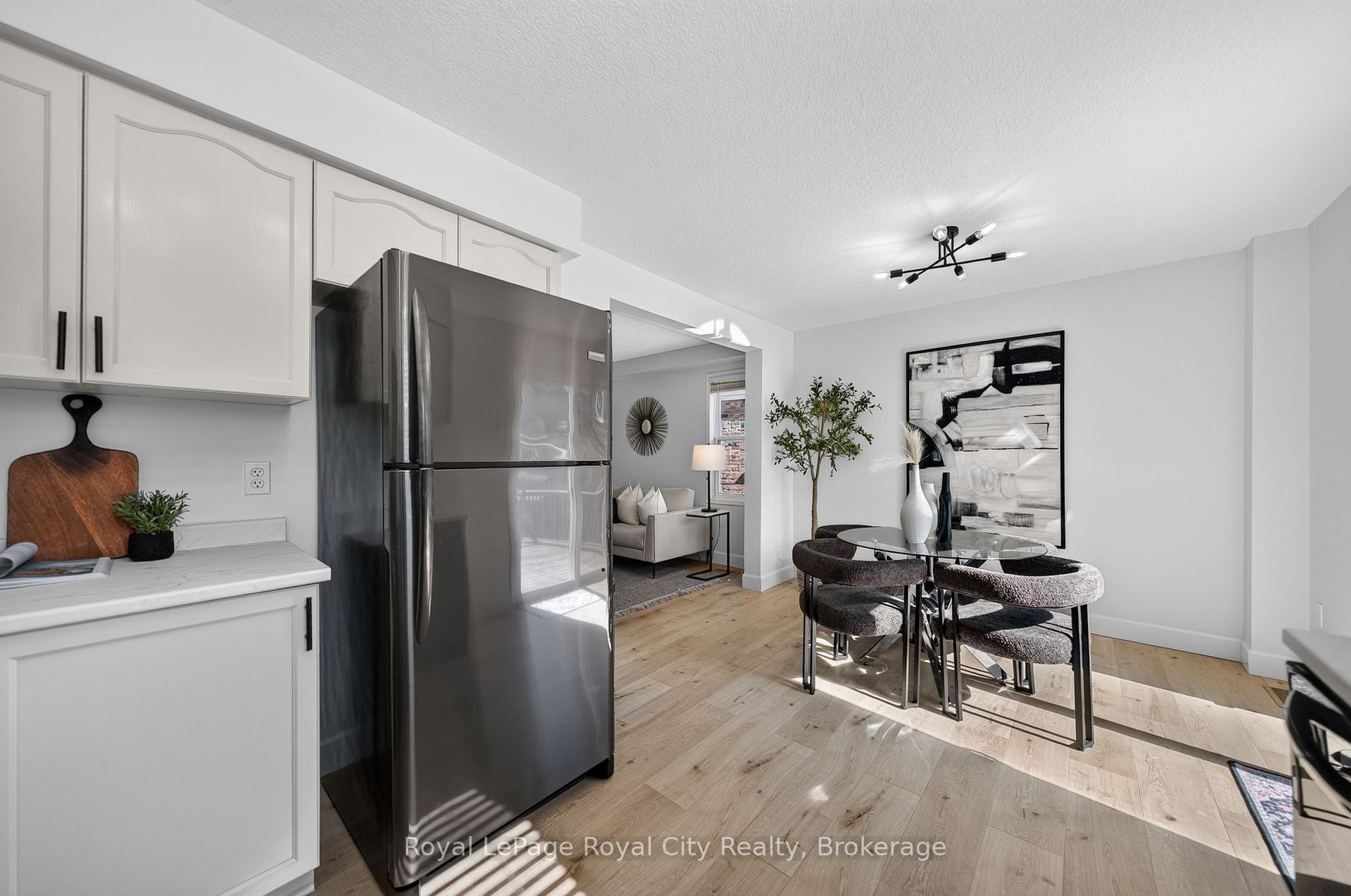Photo 13 of 24 Brookfield Crescent, Kitchener, Country Hills West — HOMEH