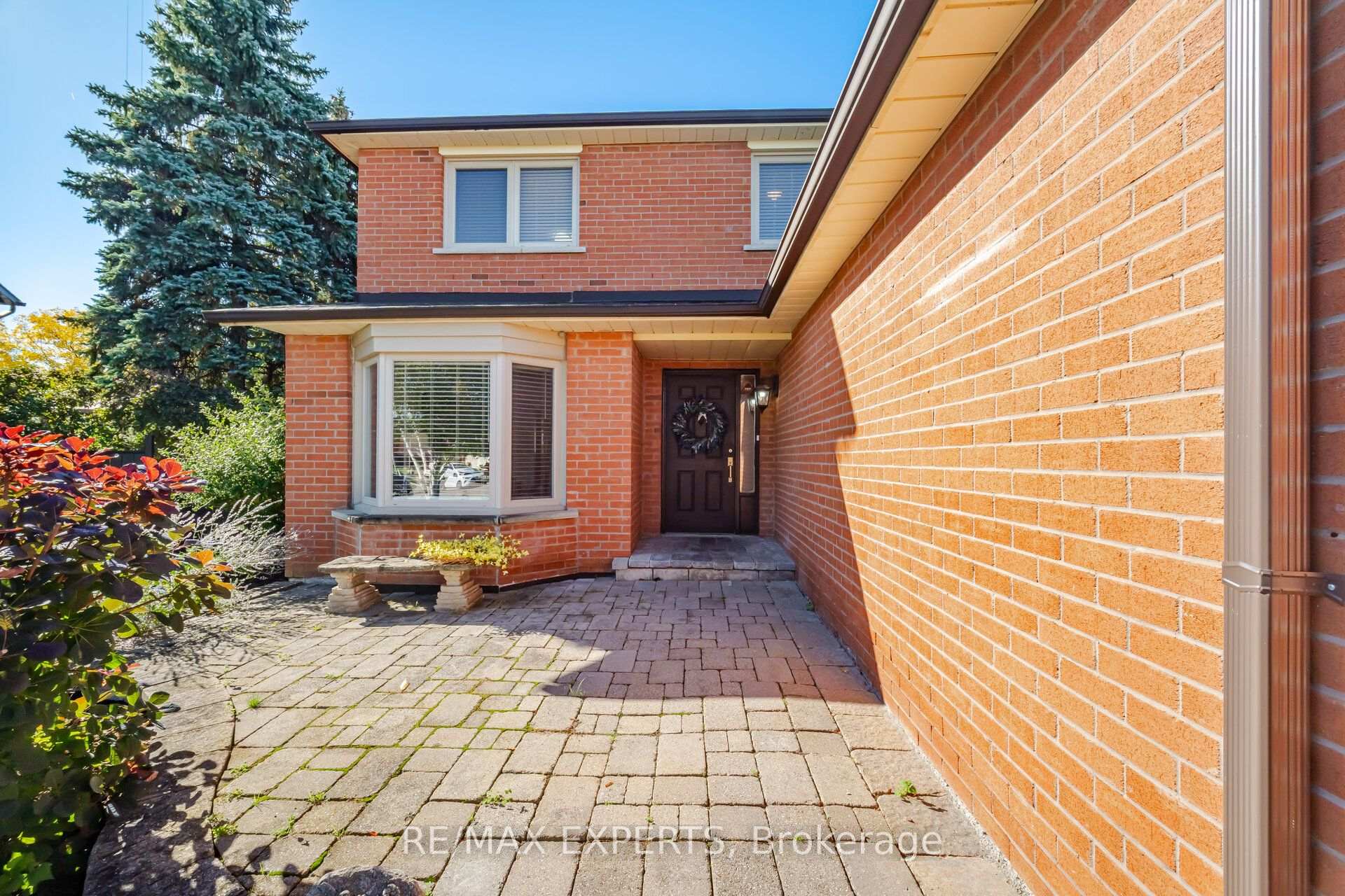 Photo 3 of 98 De Rose Avenue, Caledon, Bolton West — HOMEH
