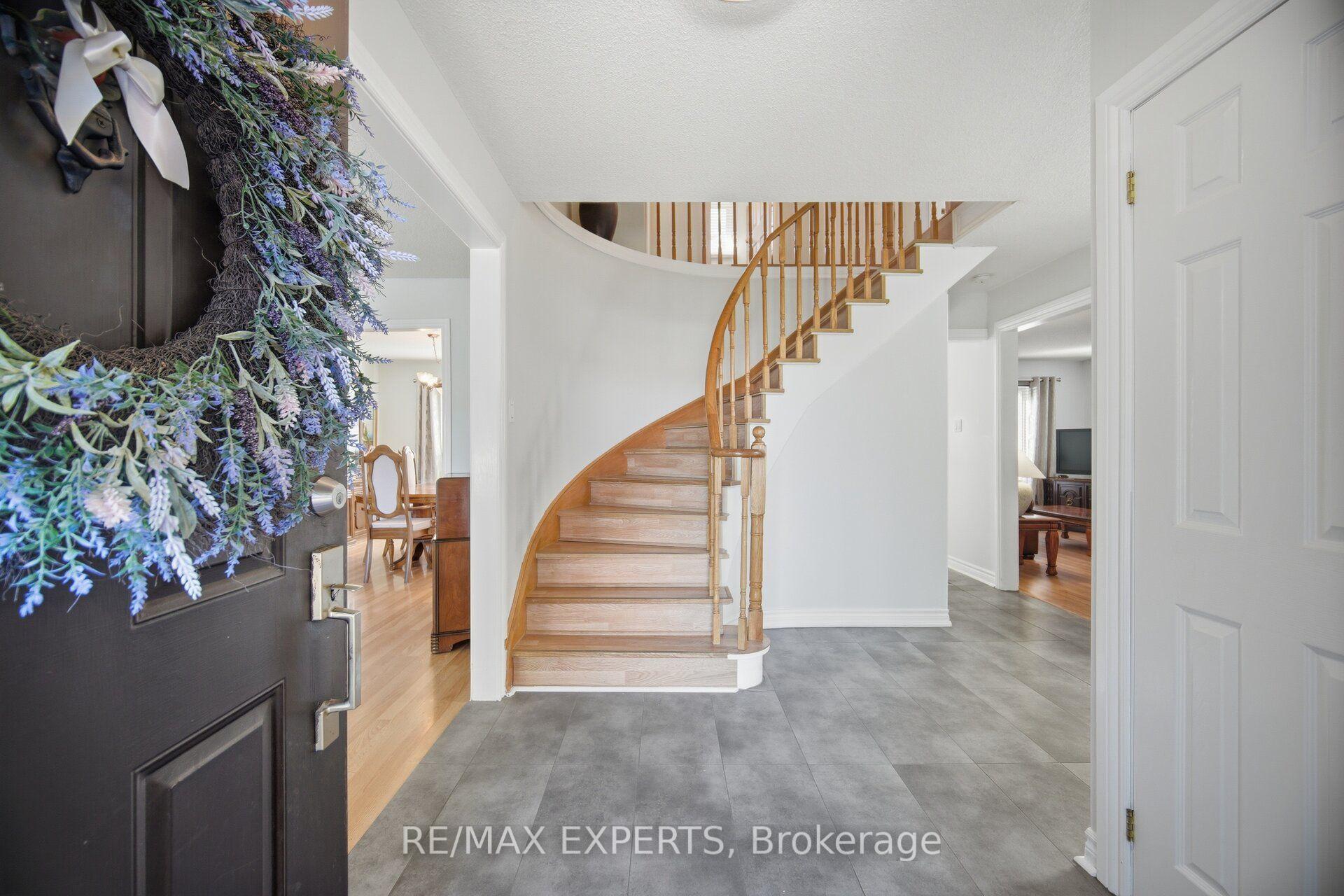 Photo 4 of 98 De Rose Avenue, Caledon, Bolton West — HOMEH