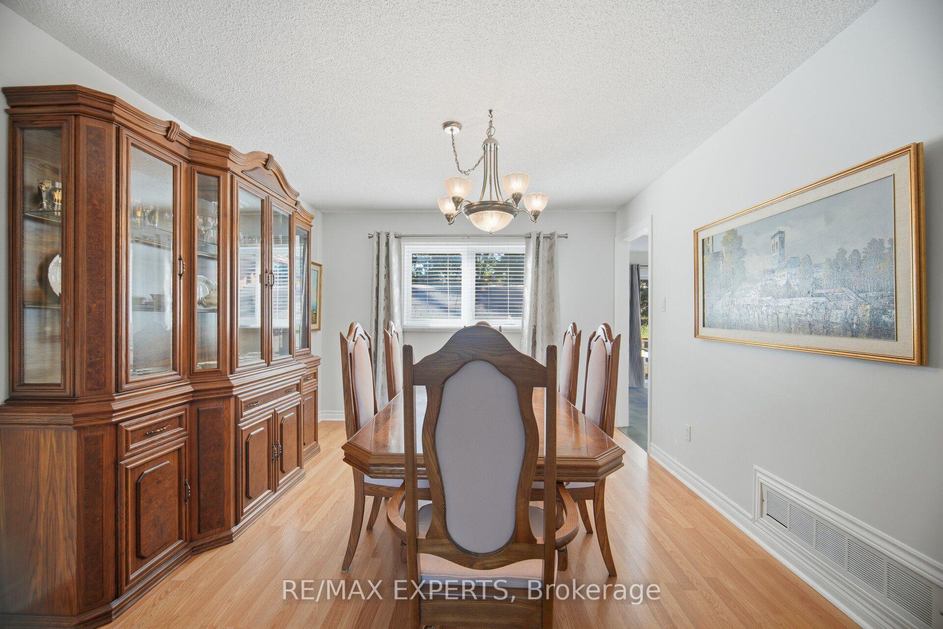 Photo 12 of 98 De Rose Avenue, Caledon, Bolton West — HOMEH