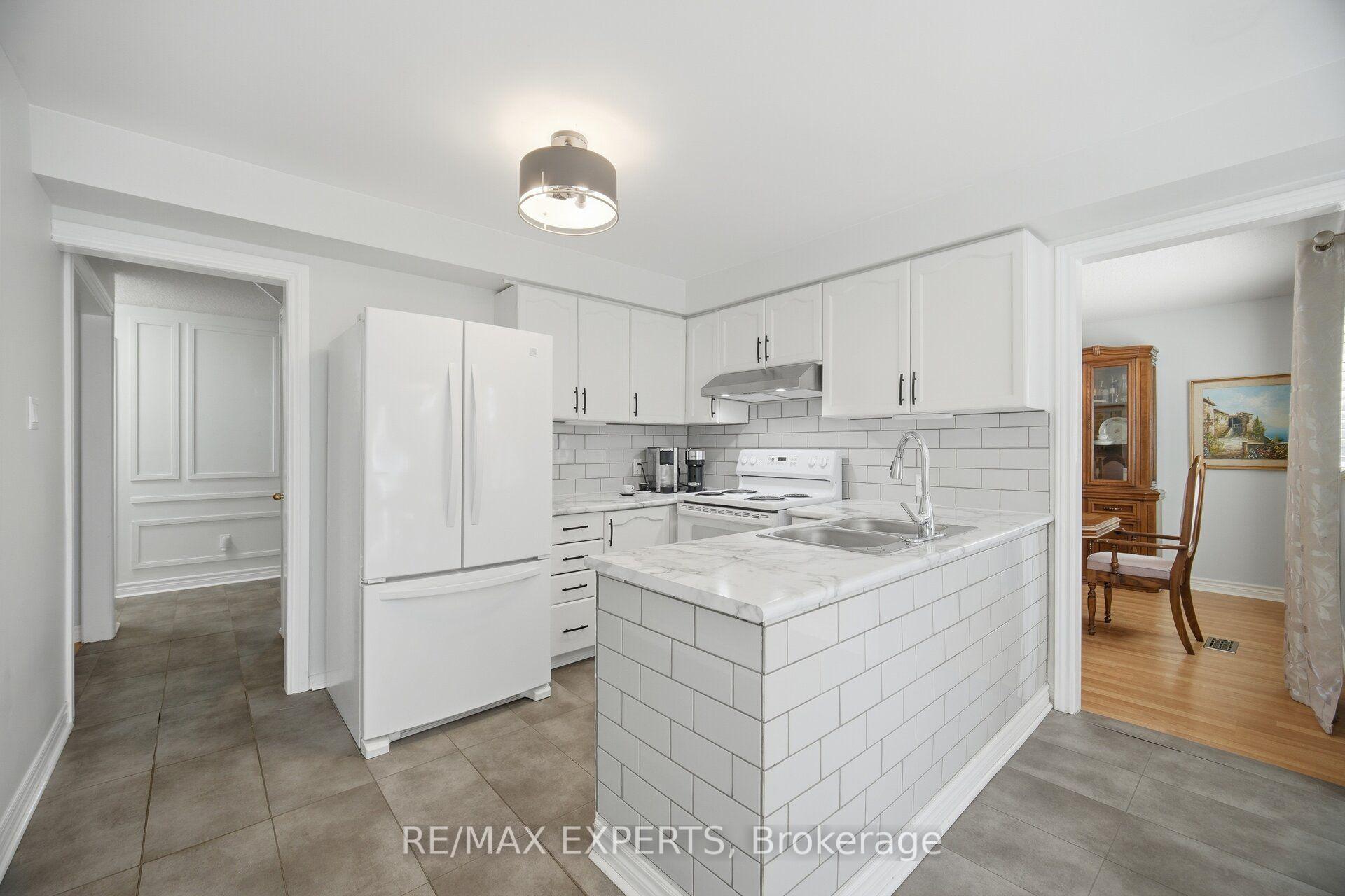 Photo 15 of 98 De Rose Avenue, Caledon, Bolton West — HOMEH