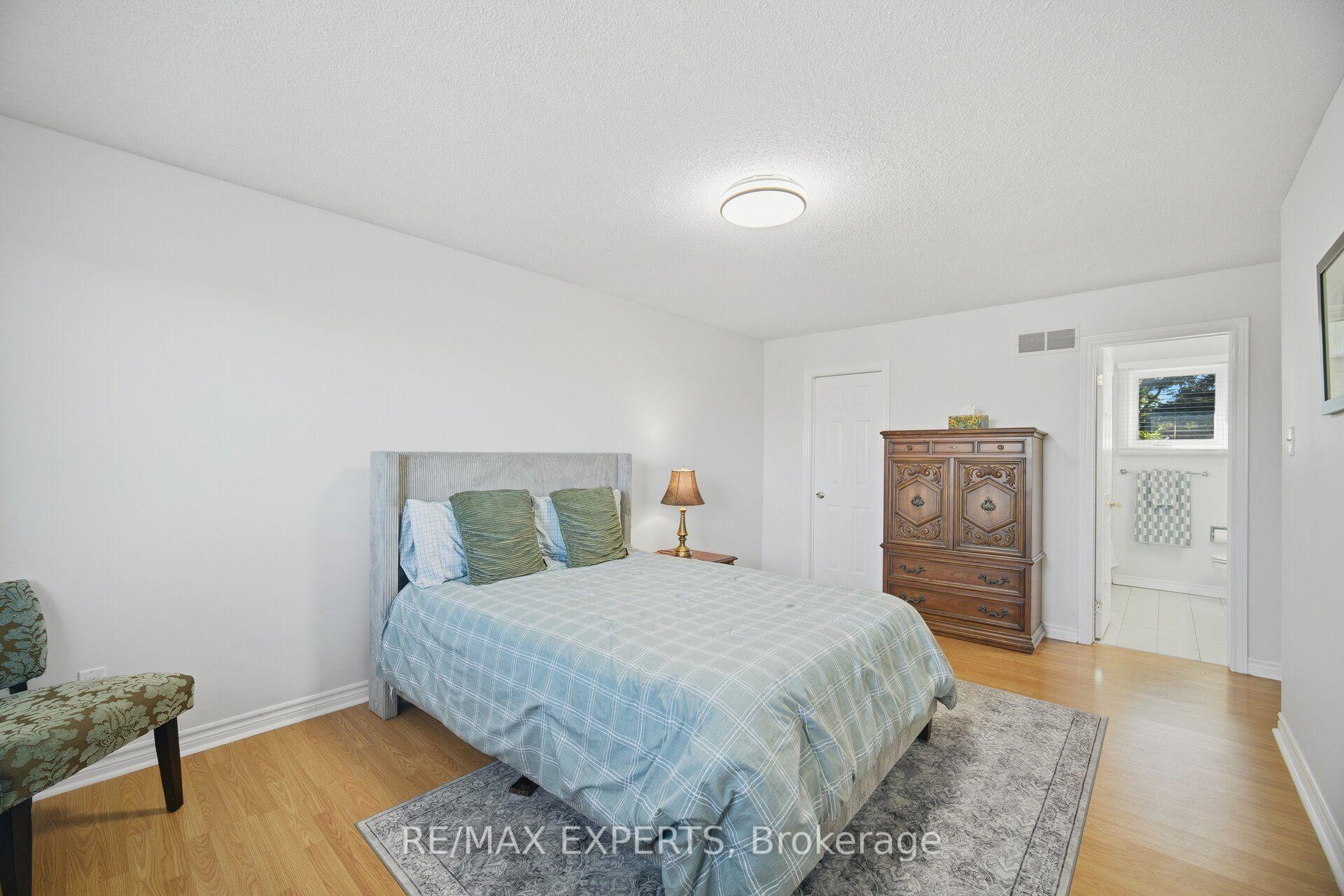 Photo 30 of 98 De Rose Avenue, Caledon, Bolton West — HOMEH