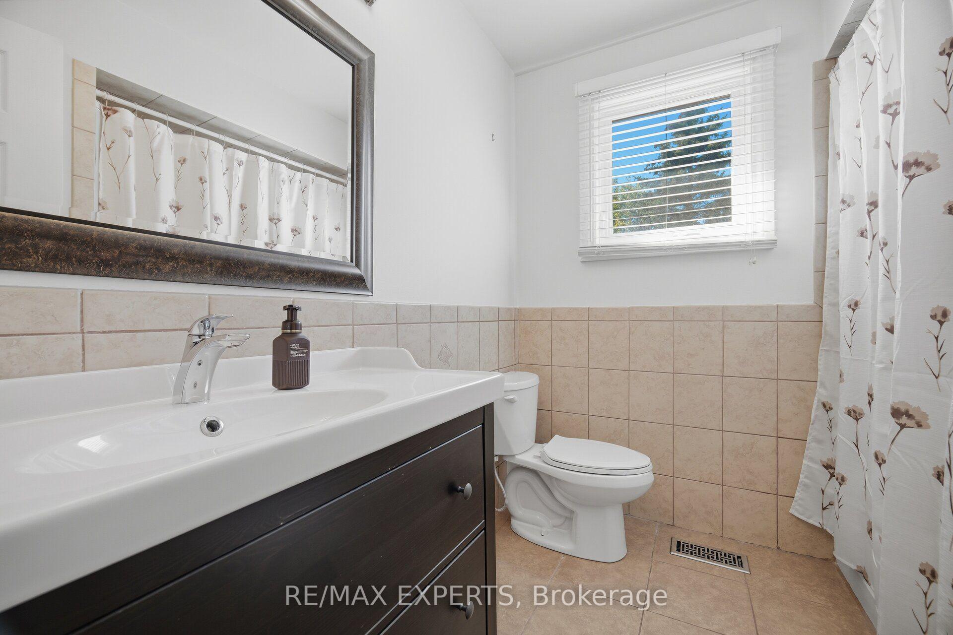 Photo 38 of 98 De Rose Avenue, Caledon, Bolton West — HOMEH