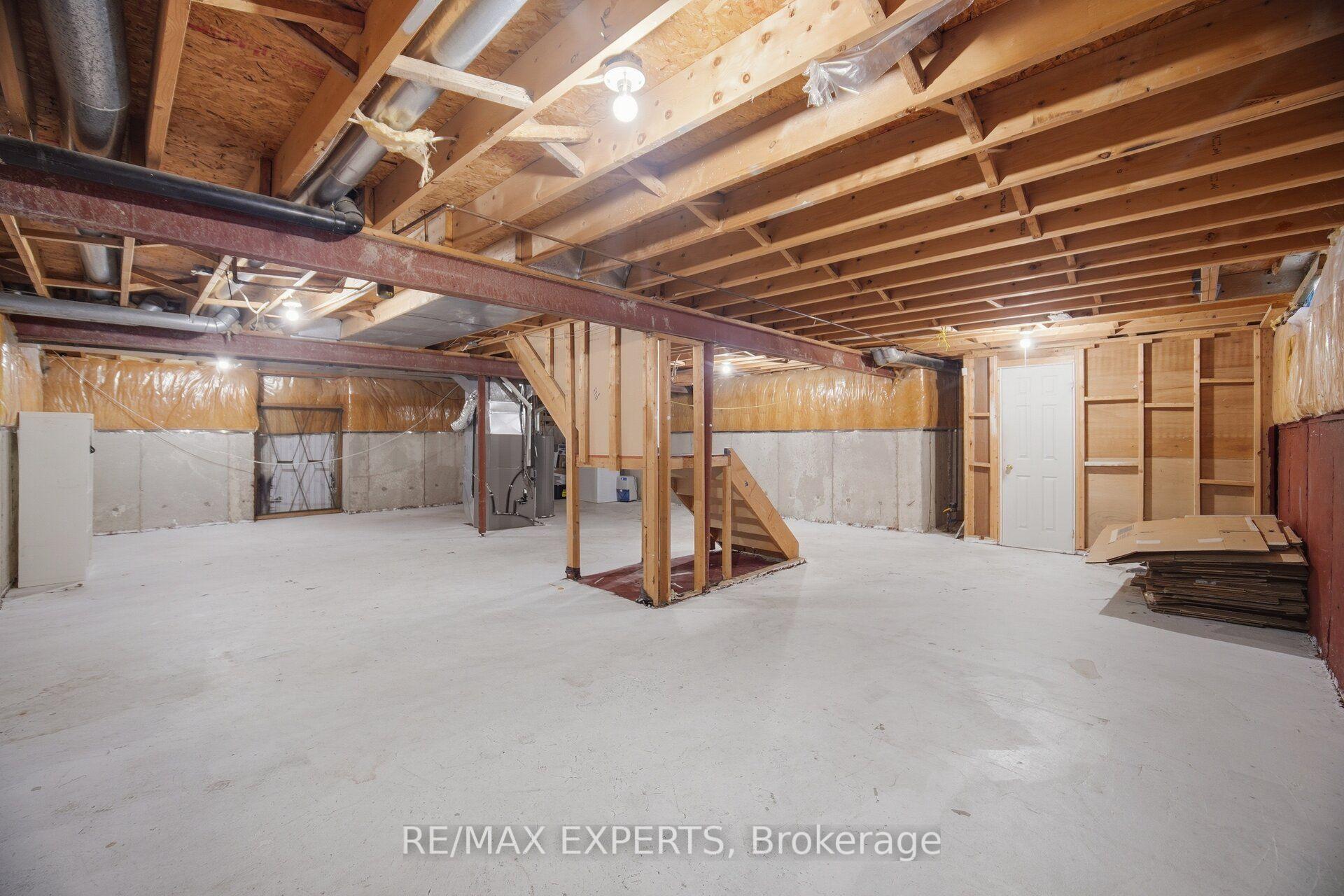 Photo 40 of 98 De Rose Avenue, Caledon, Bolton West — HOMEH