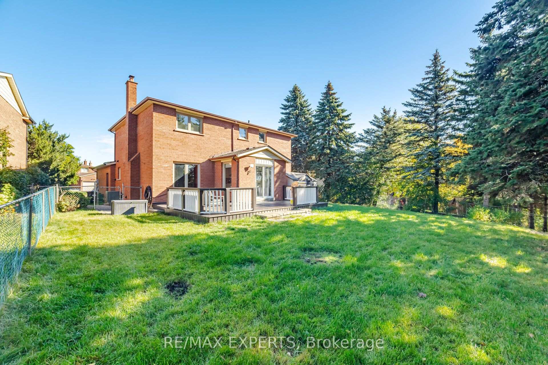 Photo 42 of 98 De Rose Avenue, Caledon, Bolton West — HOMEH
