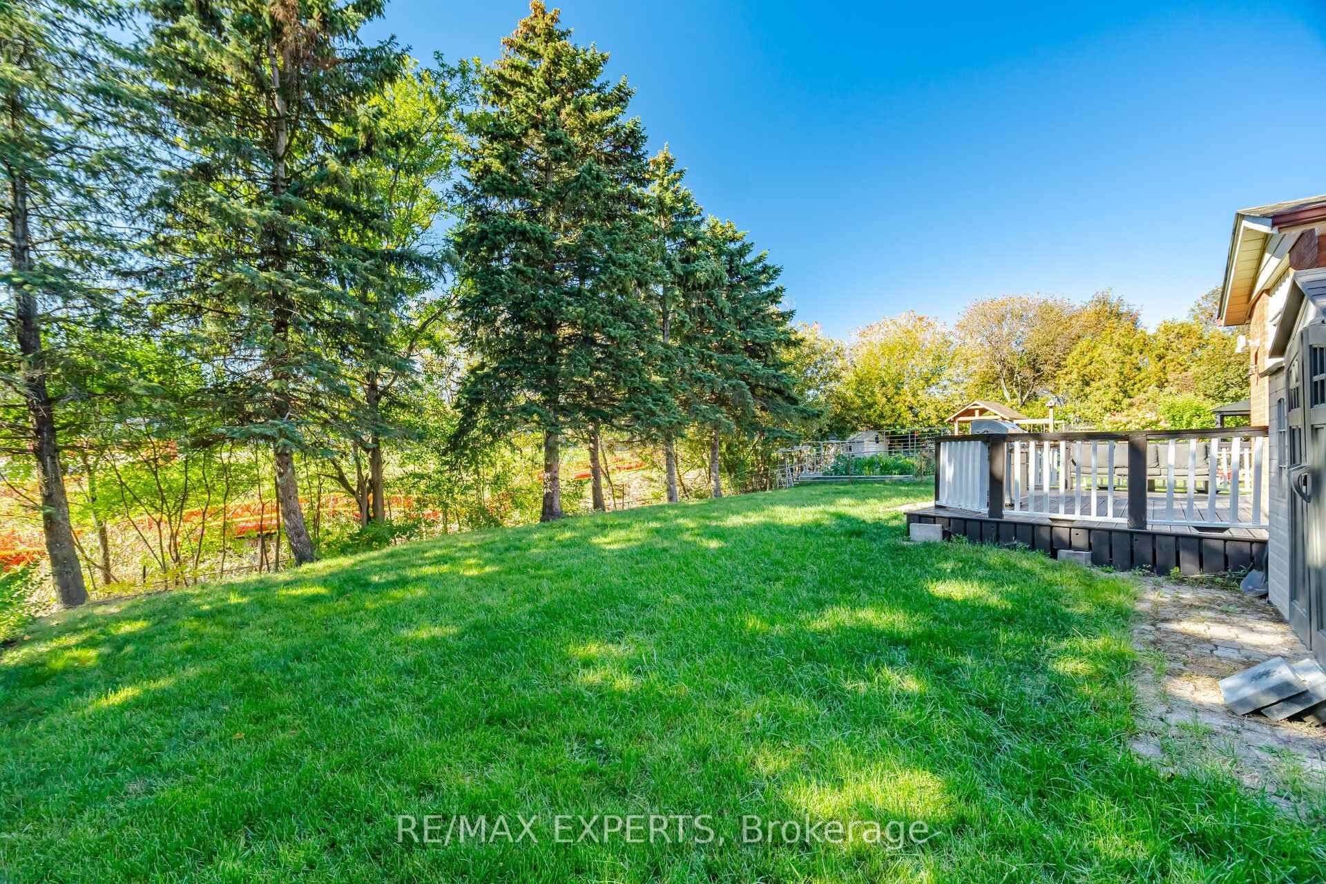 Photo 45 of 98 De Rose Avenue, Caledon, Bolton West — HOMEH