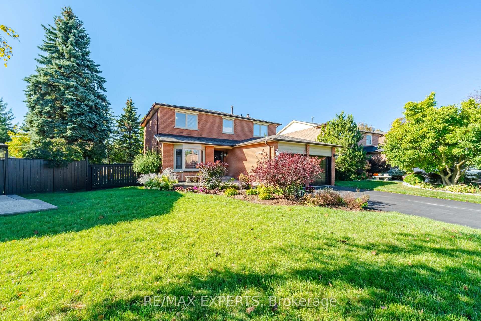 Photo 47 of 98 De Rose Avenue, Caledon, Bolton West — HOMEH