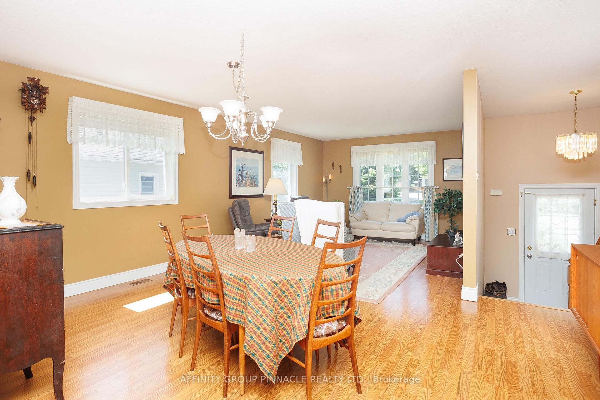 Photo 6 of 476 Bay Street, Brock, Beaverton — HOMEH