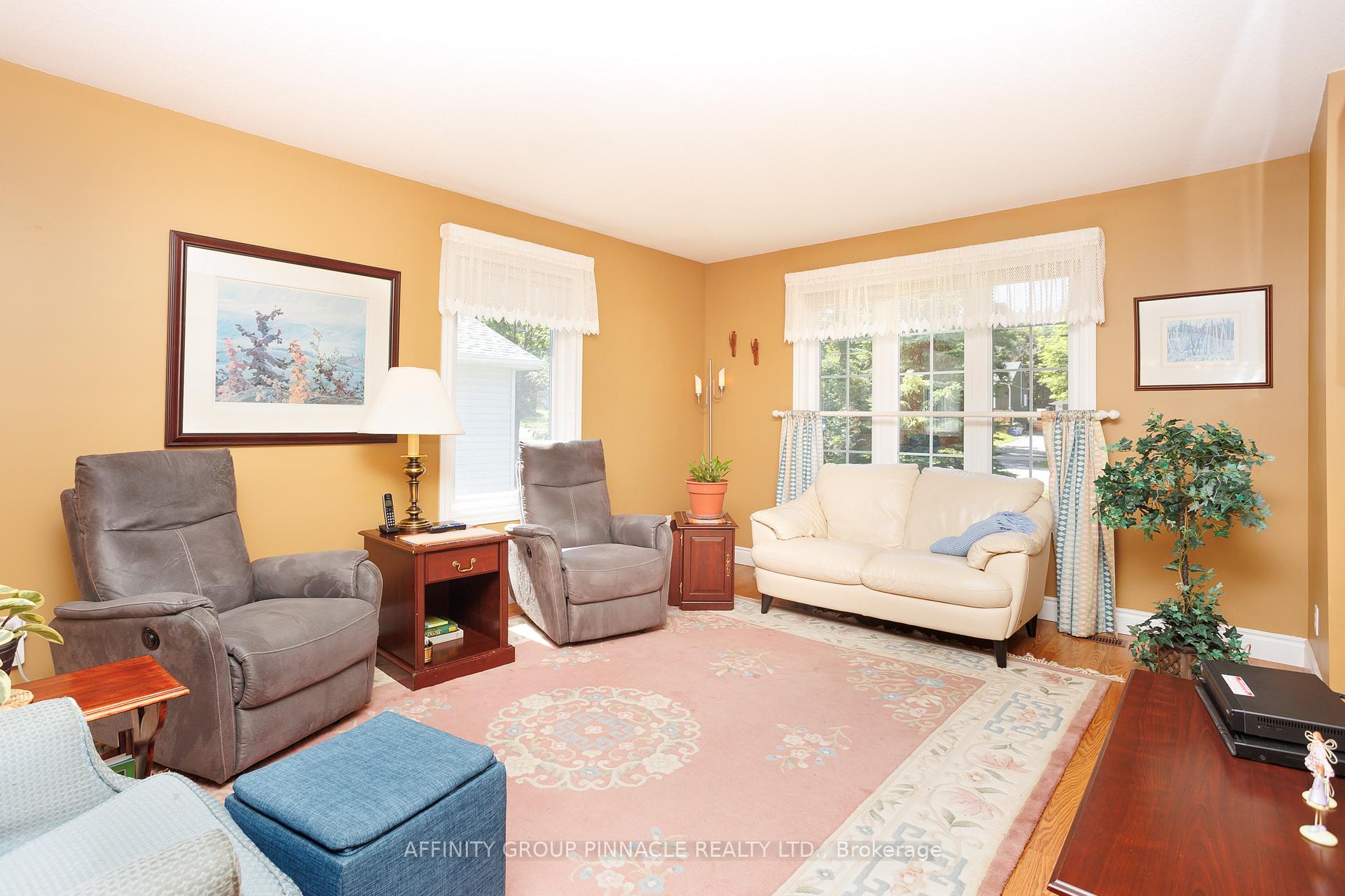 Photo 12 of 476 Bay Street, Brock, Beaverton — HOMEH