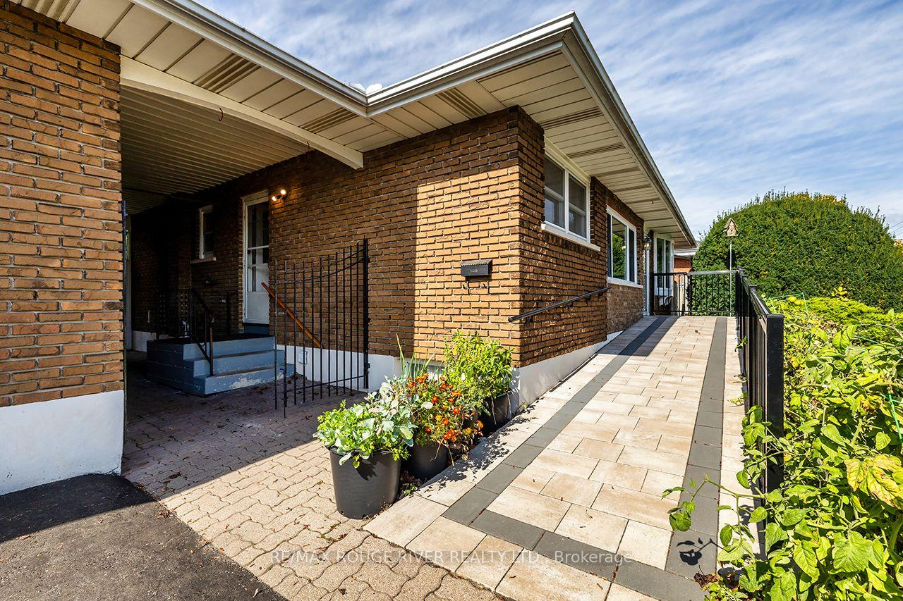 Photo 6 of 184 Garrard Road, Whitby, Blue Grass Meadows — HOMEH