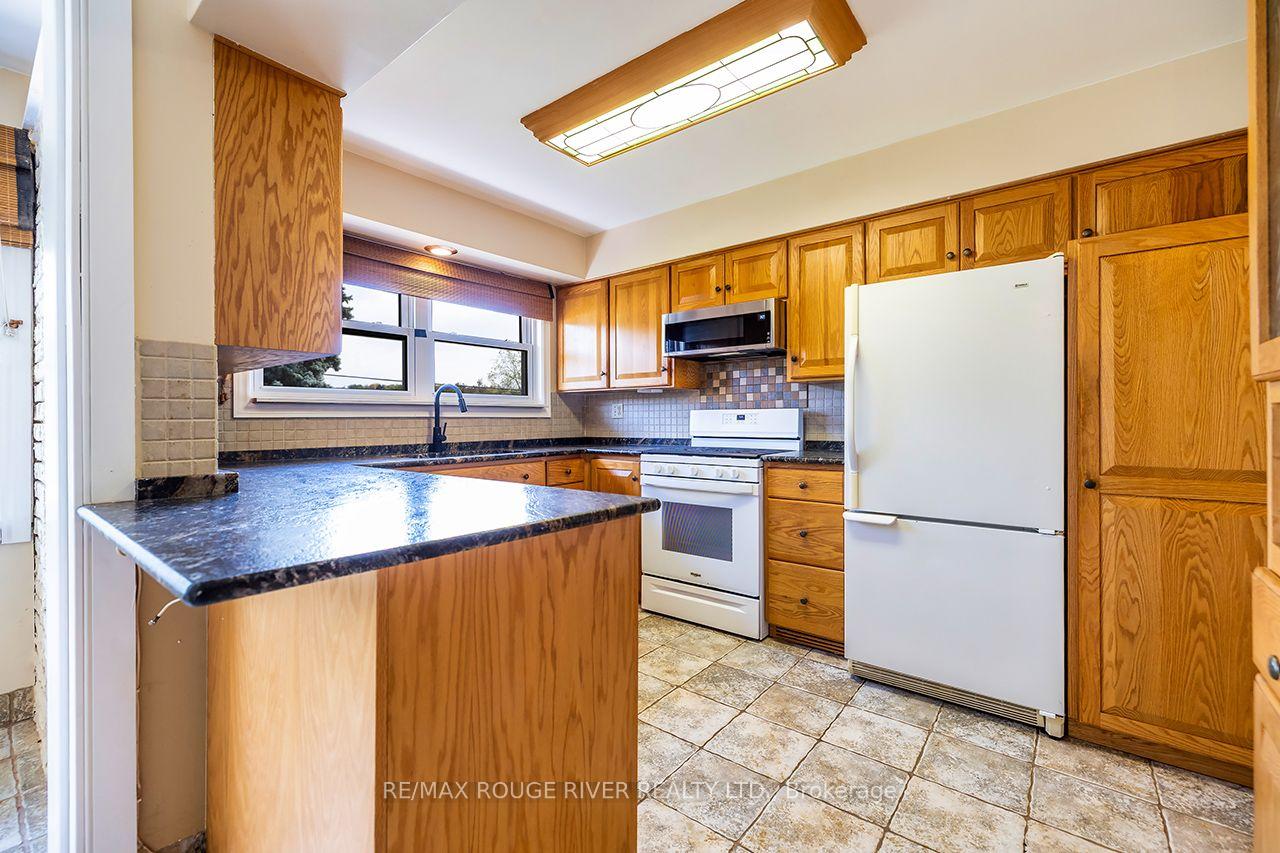 Photo 8 of 184 Garrard Road, Whitby, Blue Grass Meadows — HOMEH