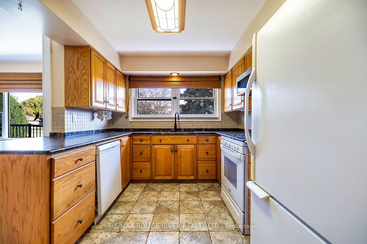 Photo 9 of 184 Garrard Road, Whitby, Blue Grass Meadows — HOMEH
