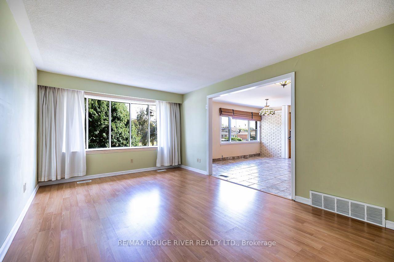 Photo 12 of 184 Garrard Road, Whitby, Blue Grass Meadows — HOMEH