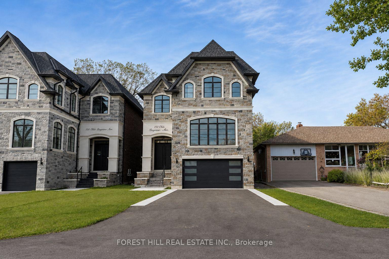 Photo 3 of 152 Olde Bayview Avenue, Richmond Hill, Oak Ridges Lake Wilcox — HOMEH