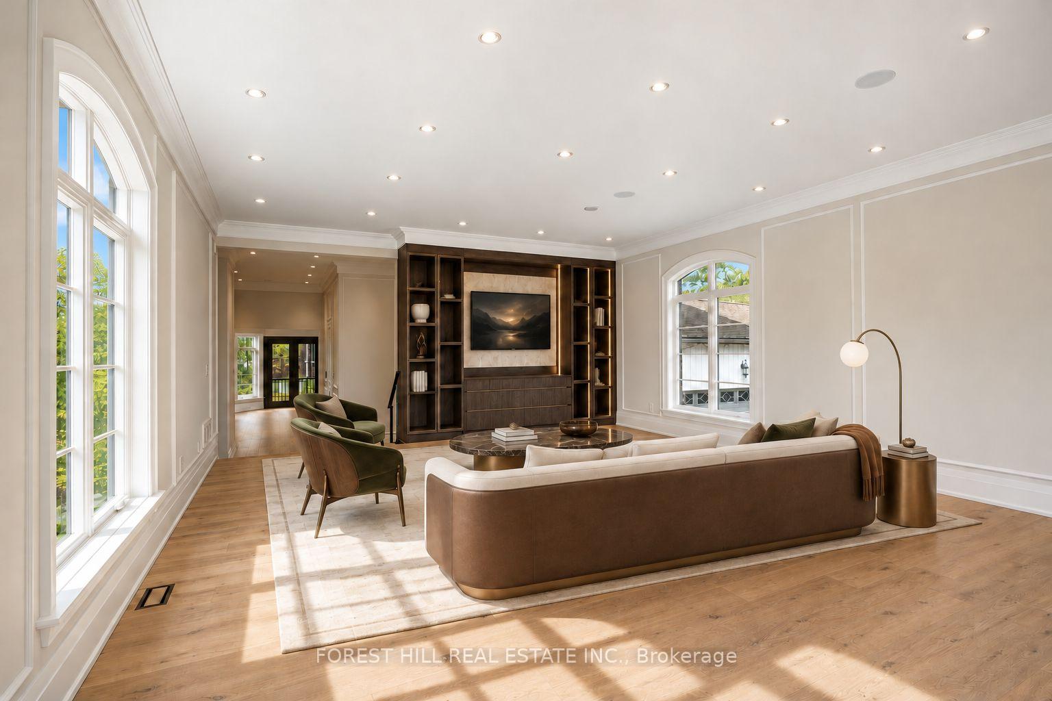 Photo 5 of 152 Olde Bayview Avenue, Richmond Hill, Oak Ridges Lake Wilcox — HOMEH