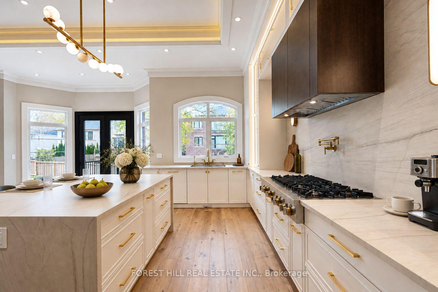 Photo 11 of 152 Olde Bayview Avenue, Richmond Hill, Oak Ridges Lake Wilcox — HOMEH