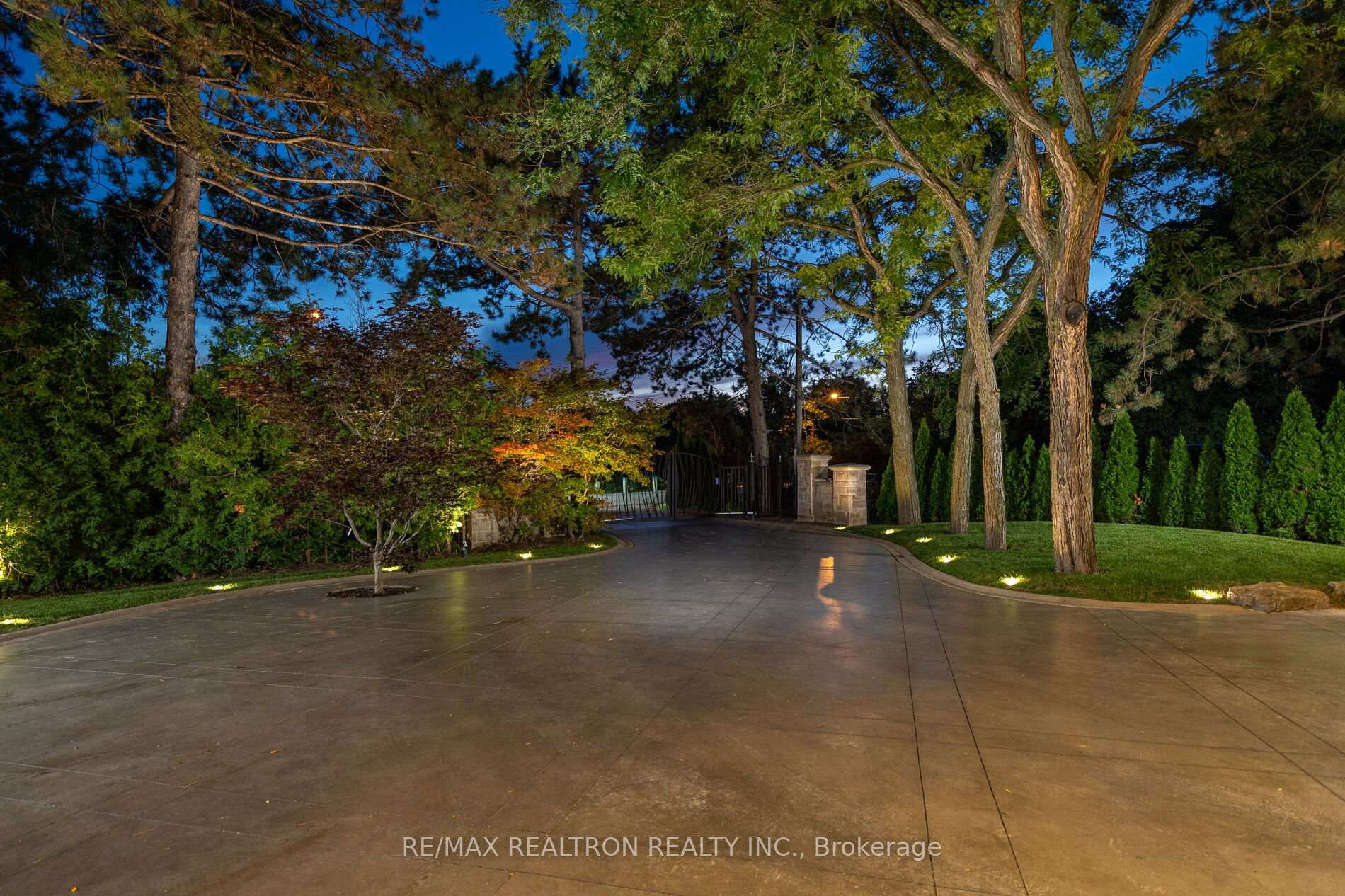 Photo 3 of 3 Oakbank Road, Vaughan, Uplands — HOMEH