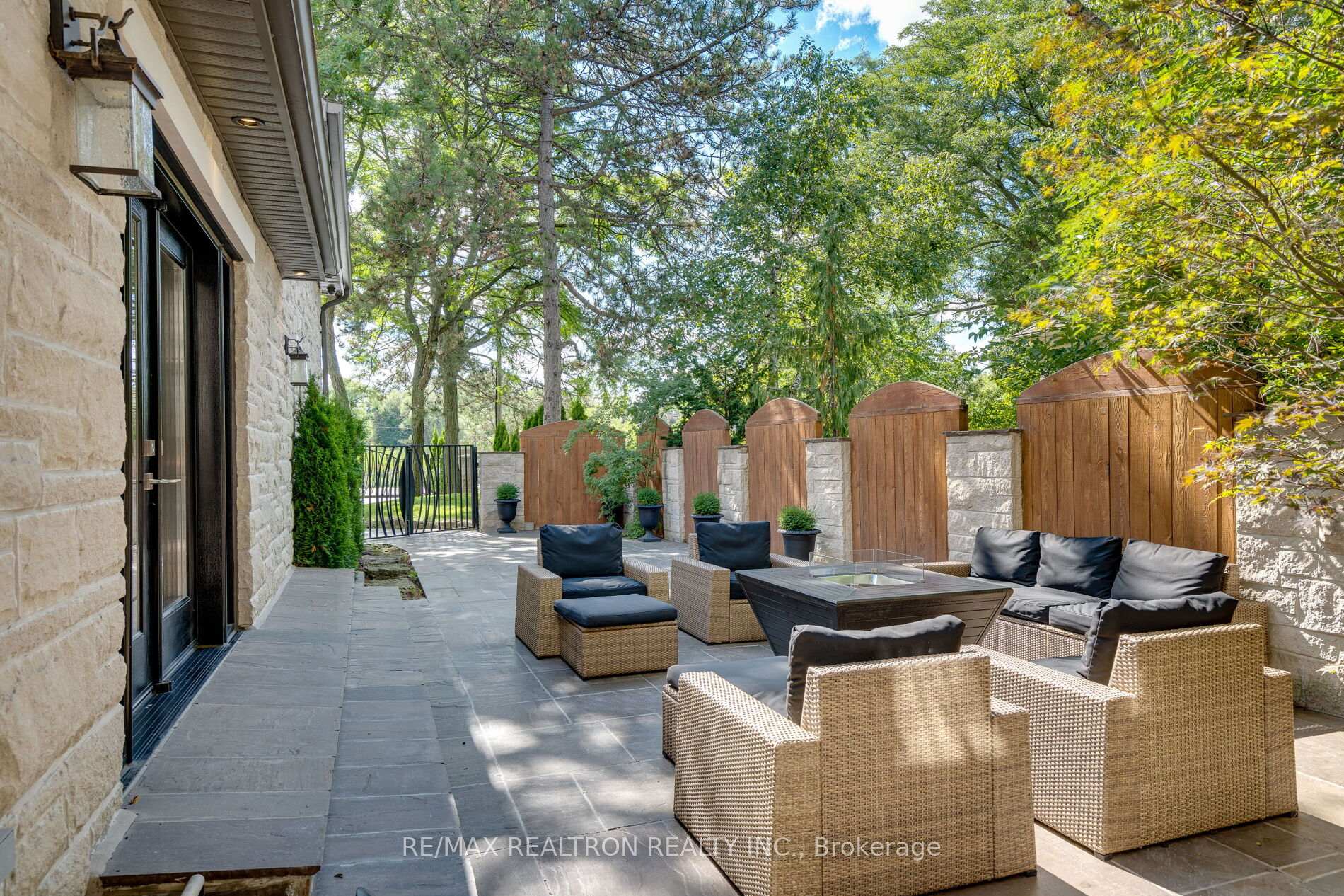 Photo 19 of 3 Oakbank Road, Vaughan, Uplands — HOMEH