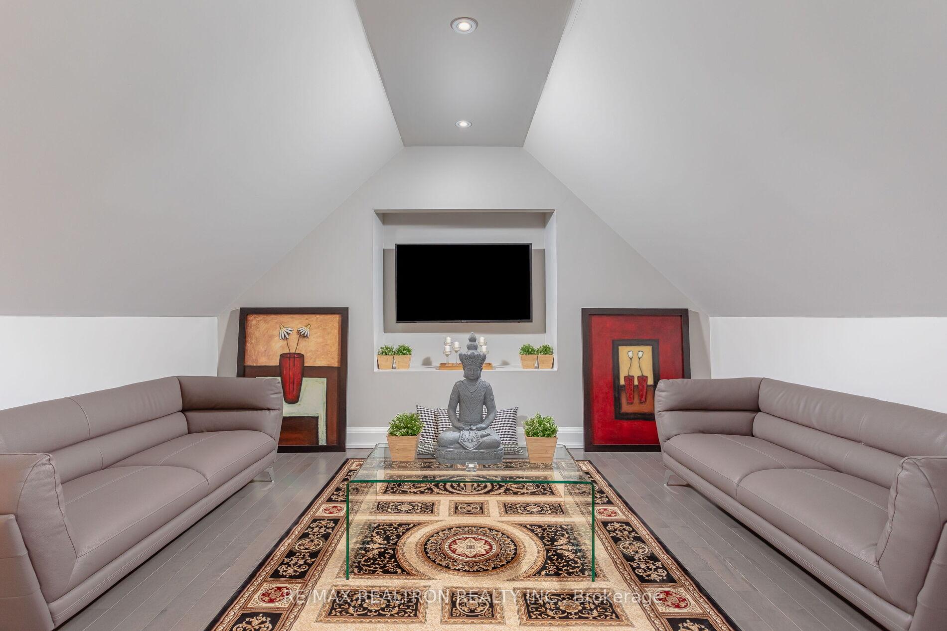 Photo 31 of 3 Oakbank Road, Vaughan, Uplands — HOMEH