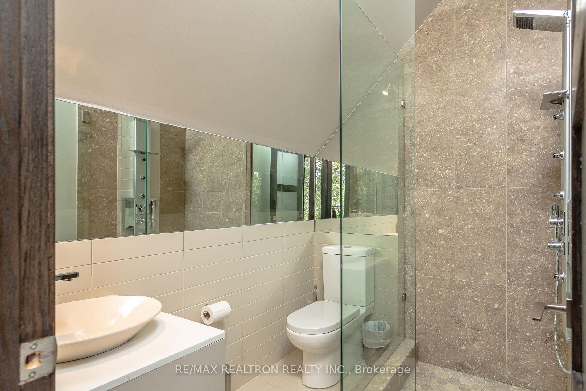 Photo 42 of 3 Oakbank Road, Vaughan, Uplands — HOMEH