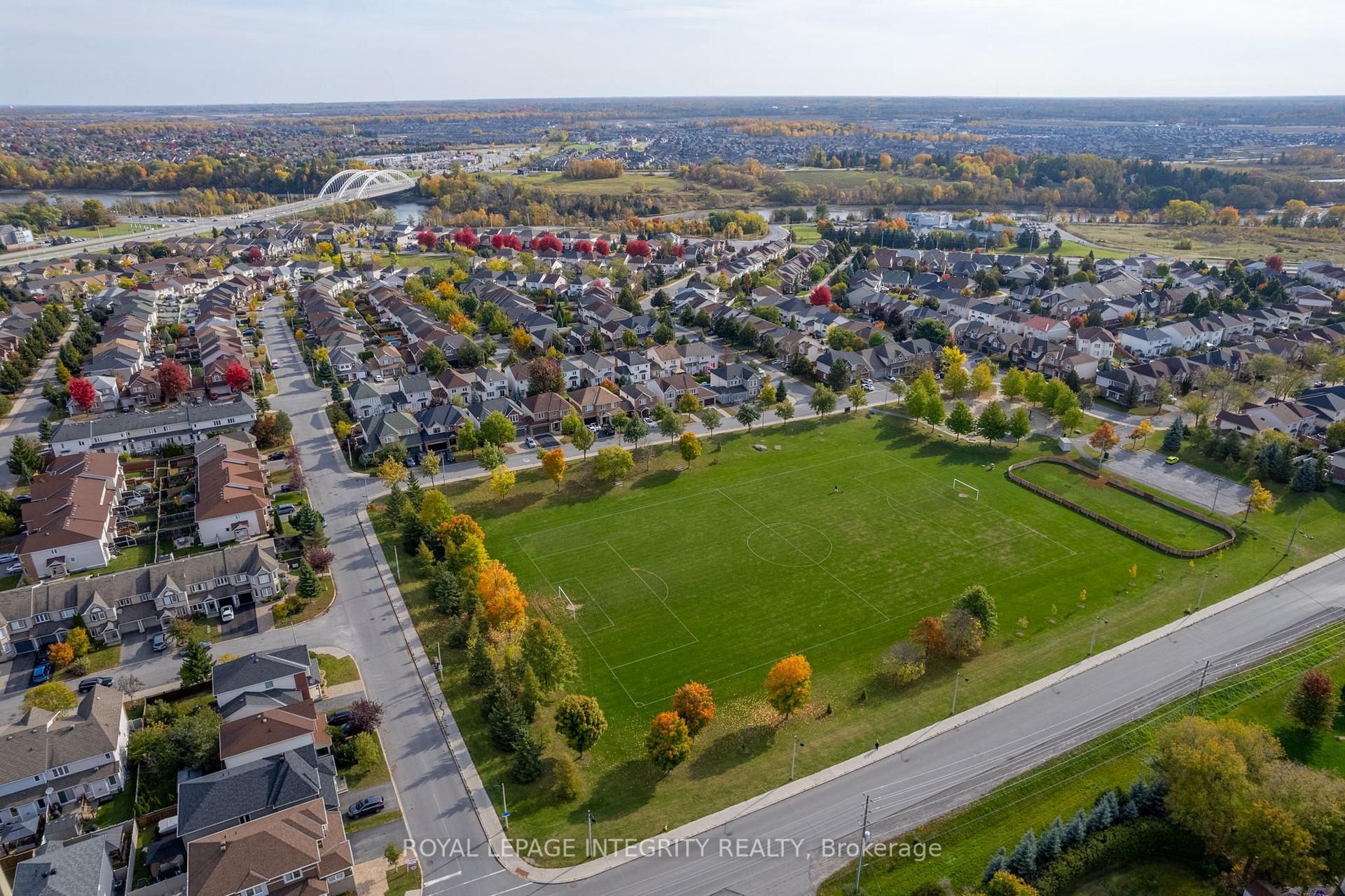 Photo 8 of 18 Howard Court, Ottawa, Barrhaven - Hearts Desire — HOMEH