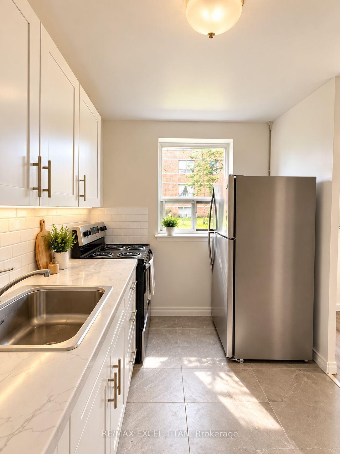 Photo 6 of Unit 101, 4 Hill Heights Road, Etobicoke, Stonegate-Queensway — HOMEH