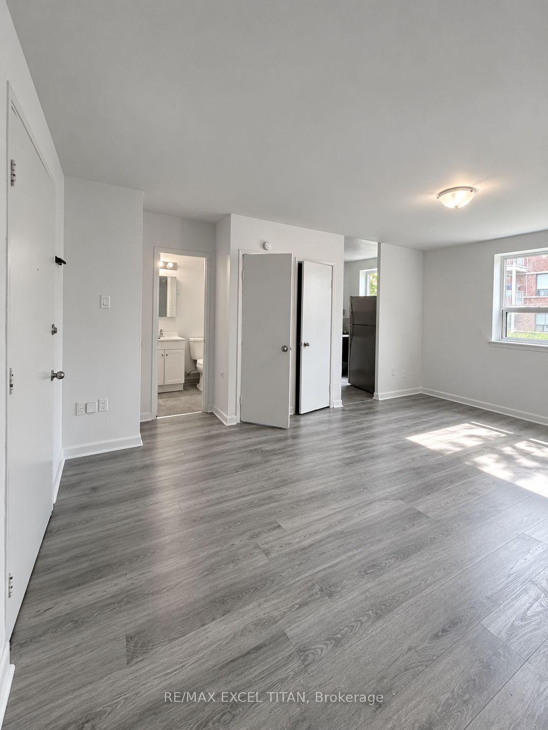 Photo 10 of Unit 101, 4 Hill Heights Road, Etobicoke, Stonegate-Queensway — HOMEH