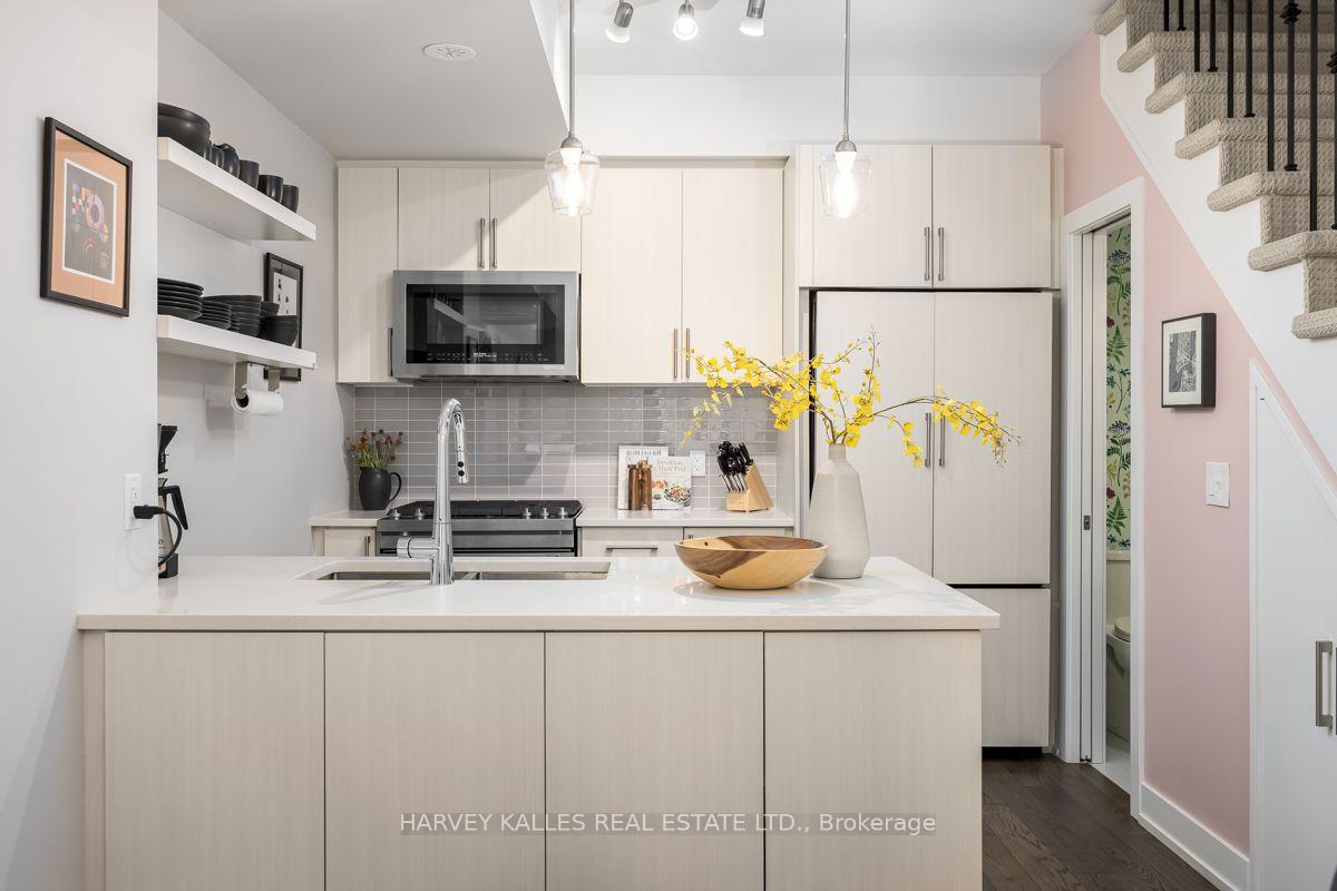 Photo 11 of Unit 61, 1 Elsie Lane, Toronto, Dovercourt-Wallace Emerson-Junction — HOMEH