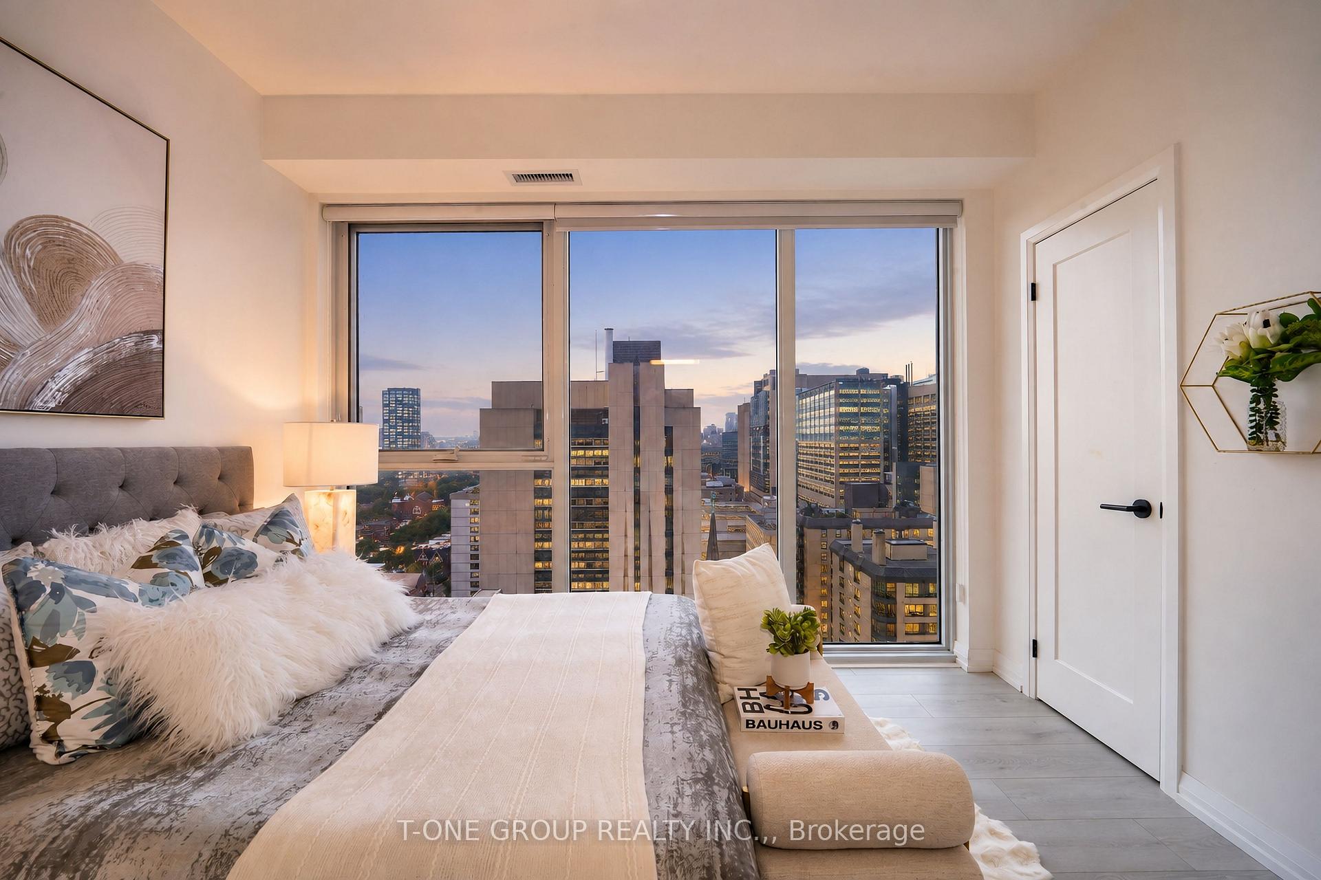 Photo 4 of Unit 1803, 280 Dundas Street W, Toronto, Kensington-Chinatown — HOMEH