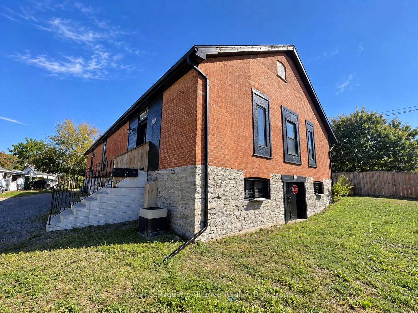 Photo 3 of 49 Albion Street, Belleville, Belleville Ward — HOMEH
