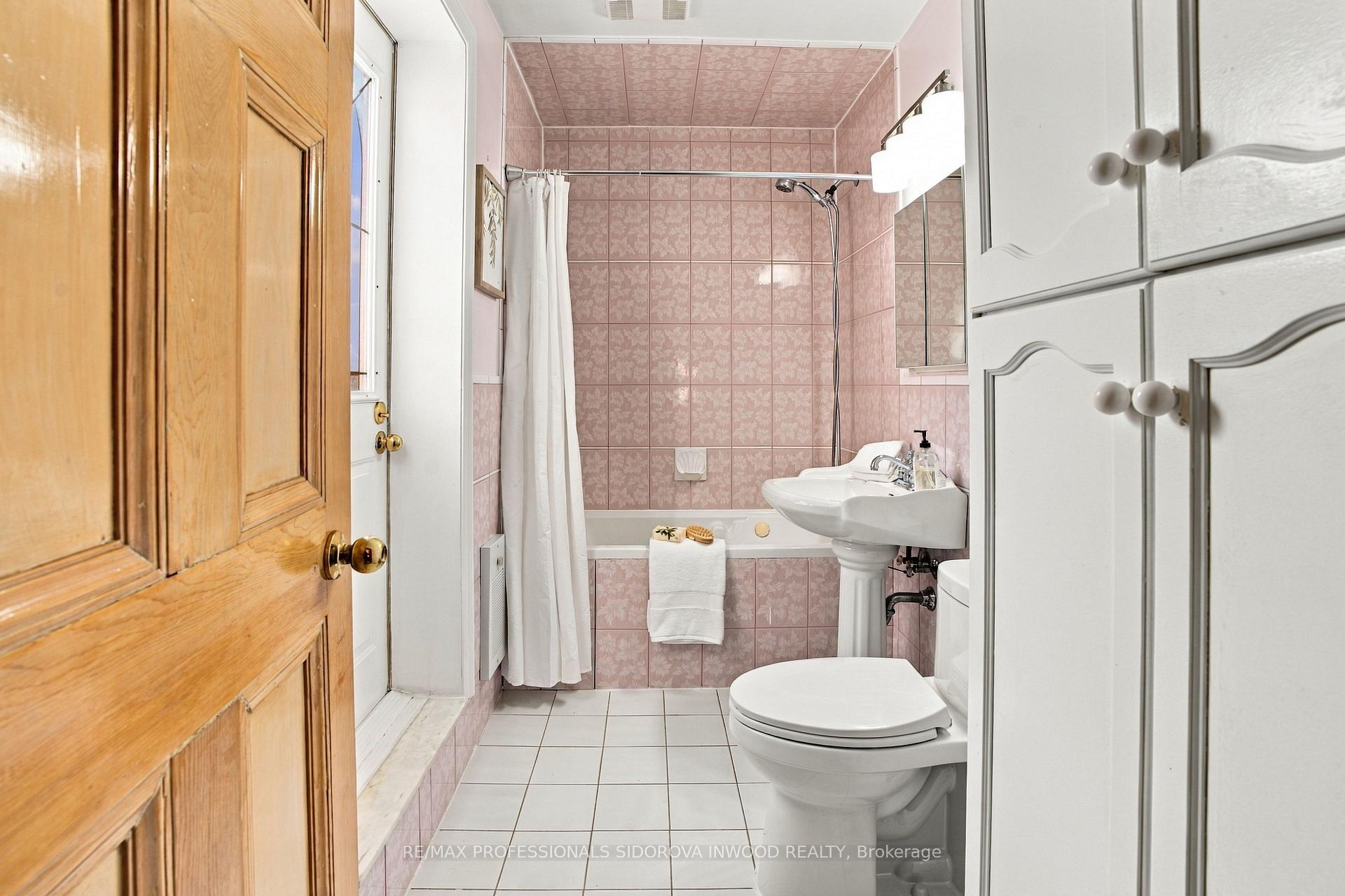 Photo 19 of 137 Evelyn Avenue, Toronto, High Park North — HOMEH