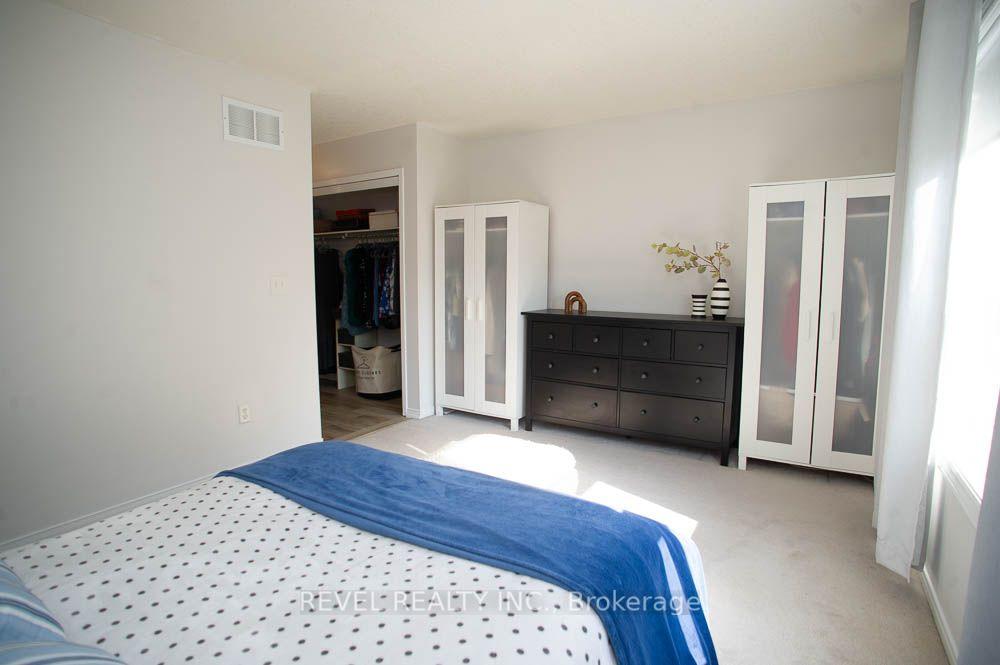Photo 16 of 48 Lovell Crescent, Brantford, Empire — HOMEH