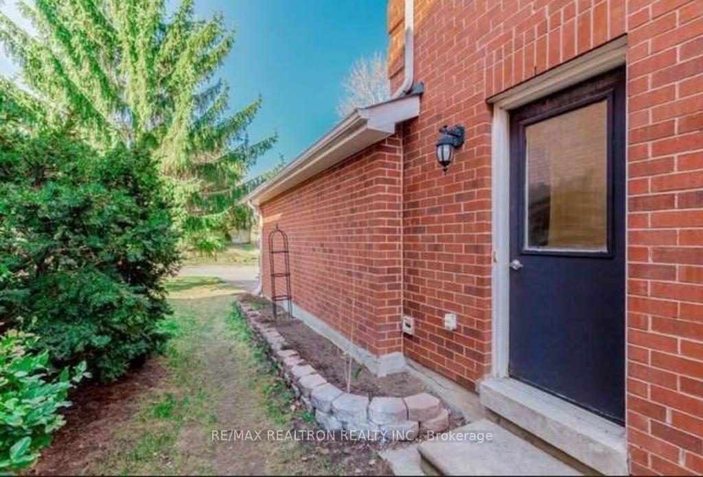 Photo 2 of Unit BSMT, 715 Shanahan Boulevard, Newmarket, Armitage — HOMEH