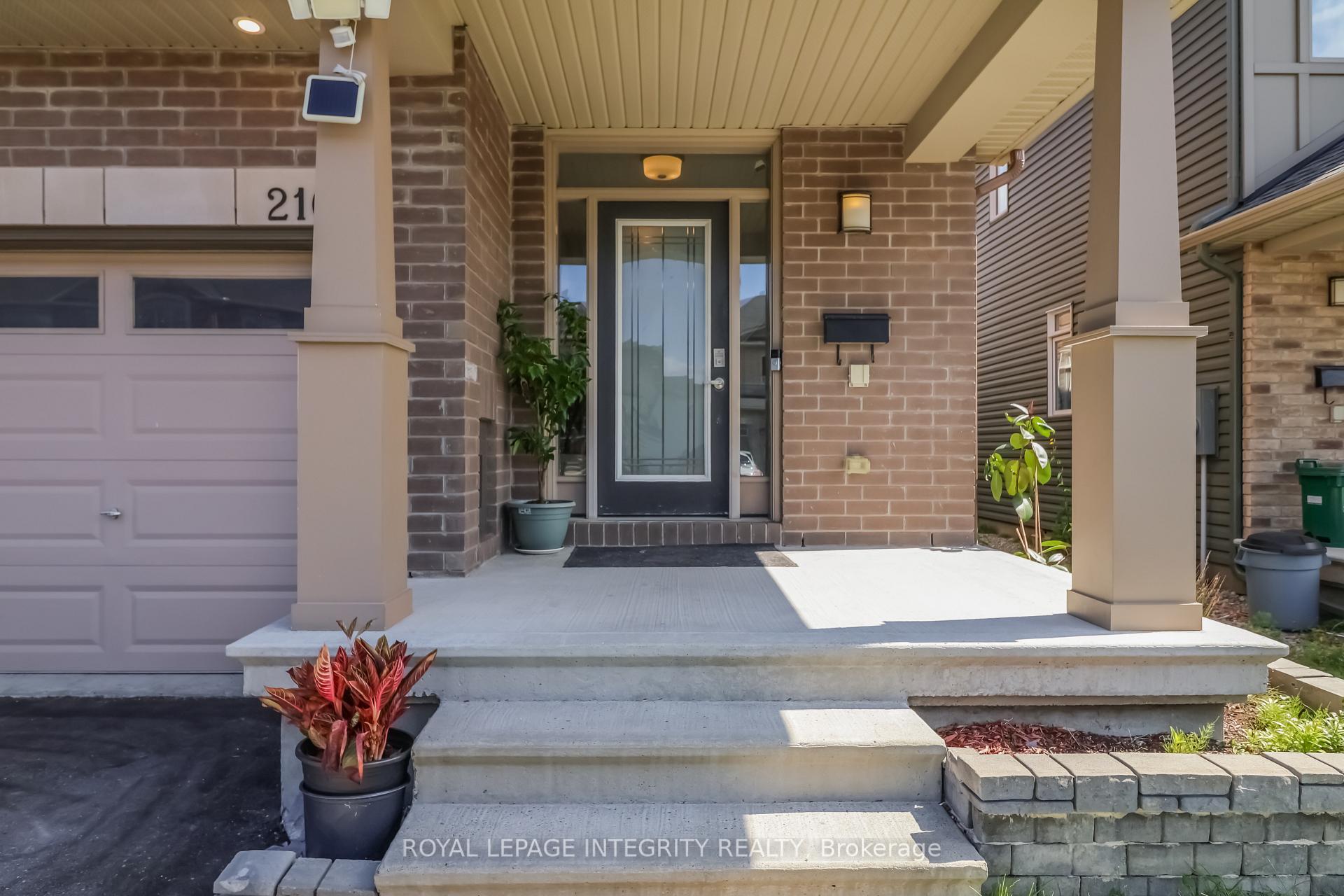 Photo 4 of 216 Gossamer Street, Ottawa, Mer Bleue/Bradley Estates/Anderson Park — HOMEH
