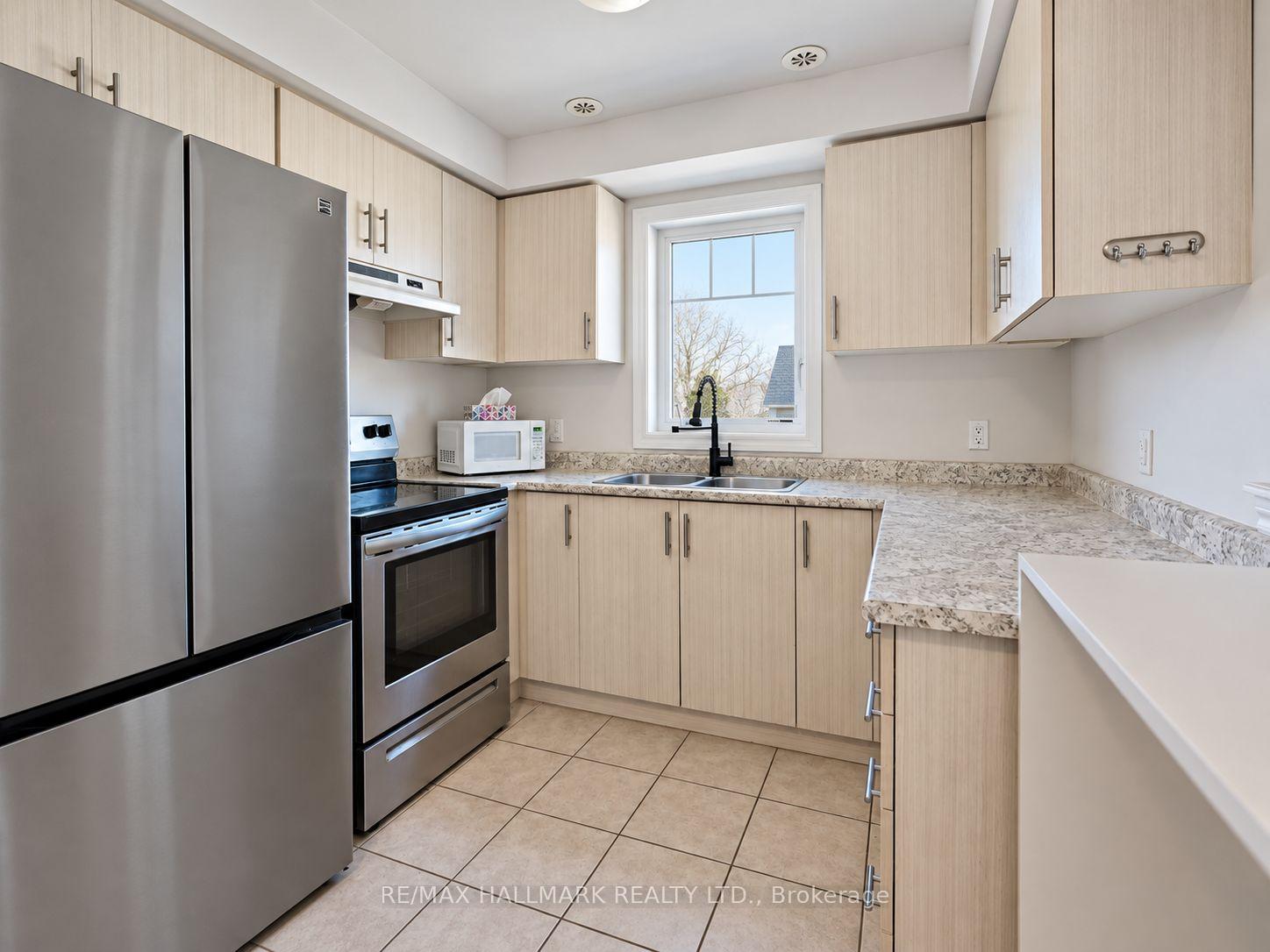 Photo 9 of 63 Tabaret Crescent, Oshawa, Windfields — HOMEH
