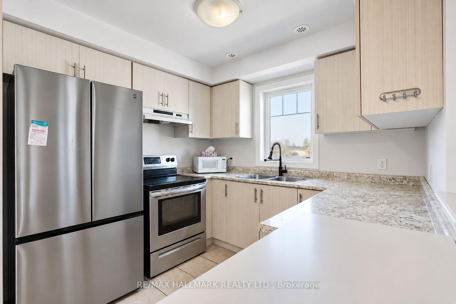 Photo 10 of 63 Tabaret Crescent, Oshawa, Windfields — HOMEH