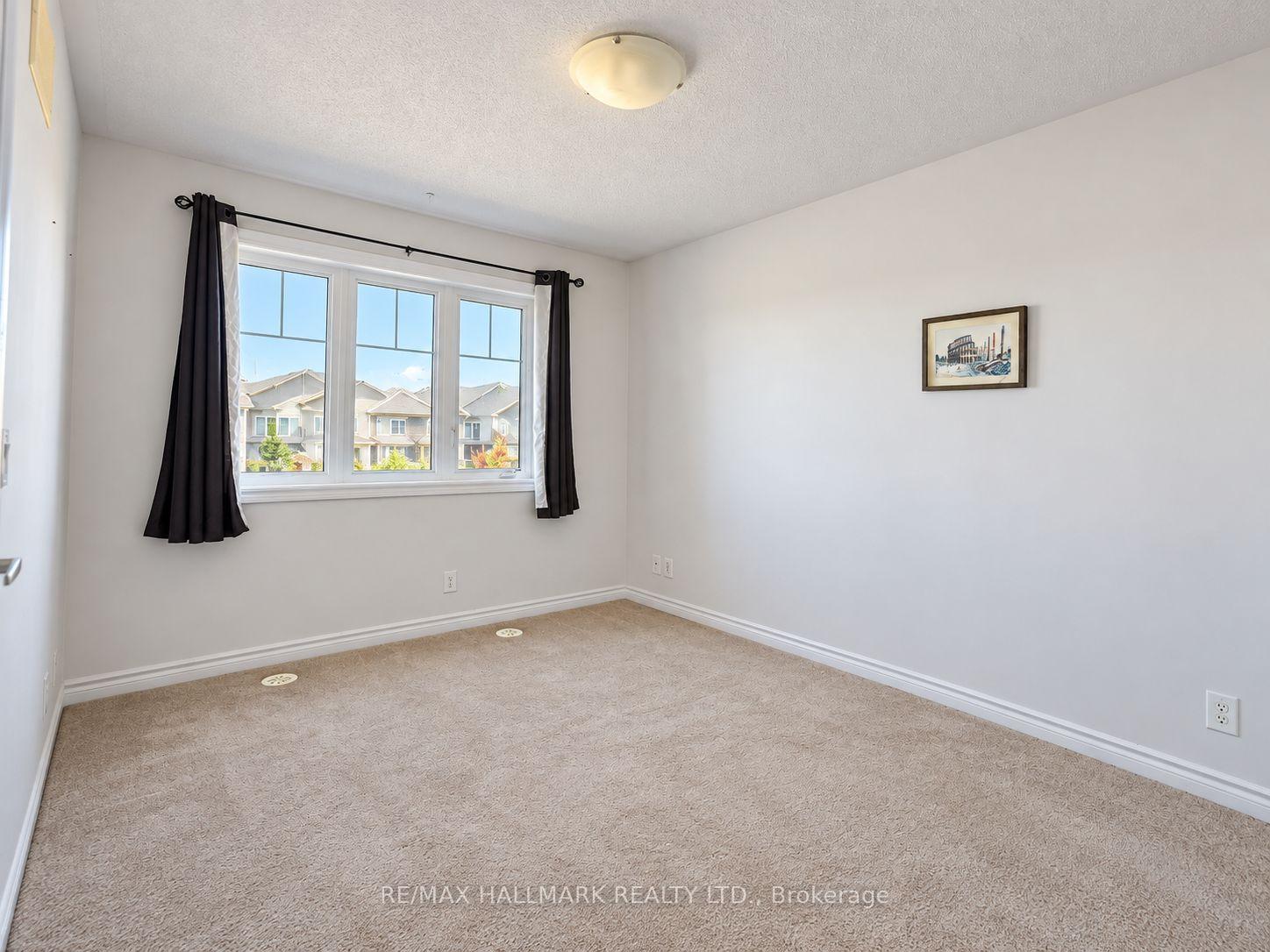 Photo 16 of 63 Tabaret Crescent, Oshawa, Windfields — HOMEH