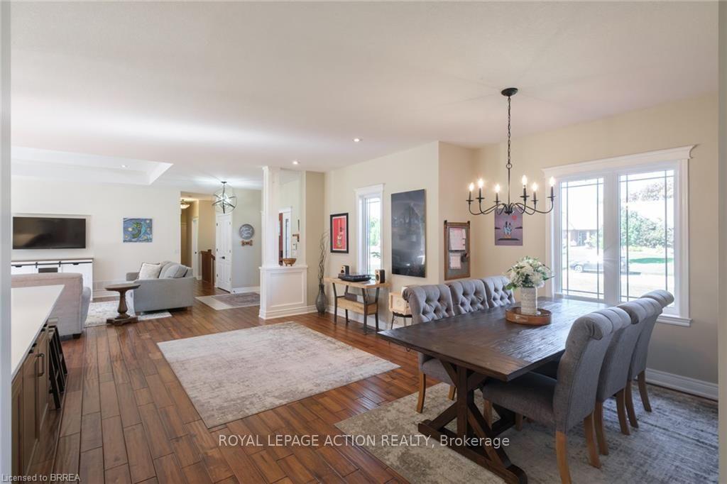 Photo 11 of 24 Wingrove Wood, Brantford, North Park/Wood St. — HOMEH