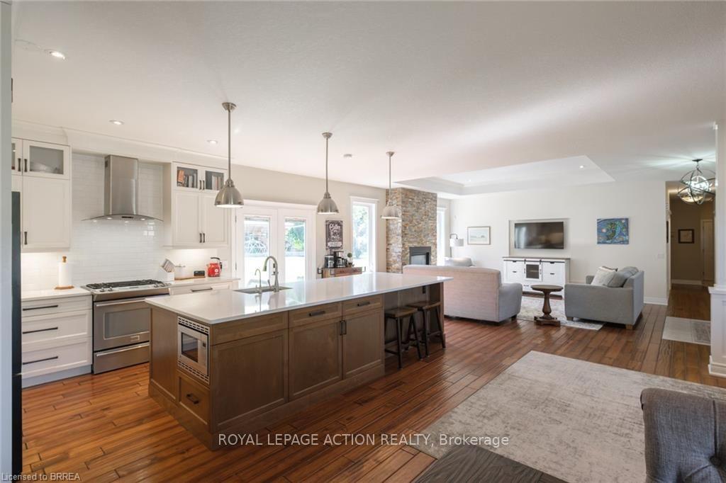 Photo 12 of 24 Wingrove Wood, Brantford, North Park/Wood St. — HOMEH