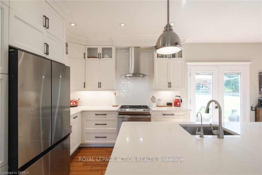 Photo 13 of 24 Wingrove Wood, Brantford, North Park/Wood St. — HOMEH