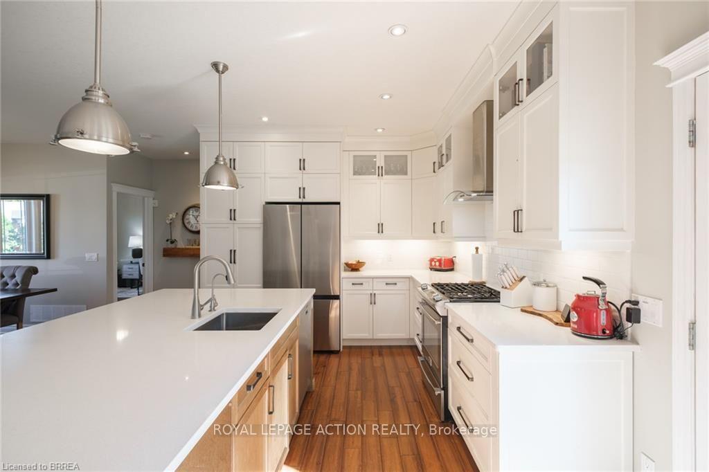 Photo 14 of 24 Wingrove Wood, Brantford, North Park/Wood St. — HOMEH