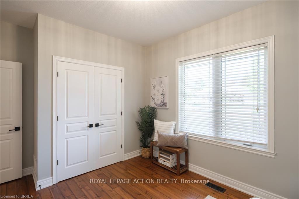 Photo 16 of 24 Wingrove Wood, Brantford, North Park/Wood St. — HOMEH