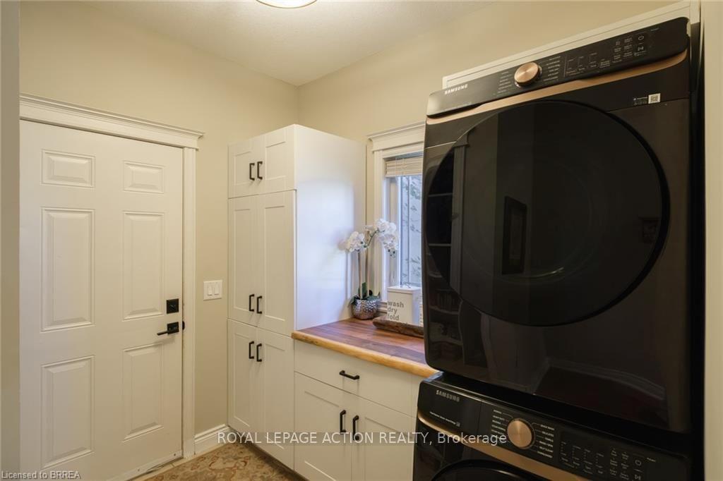 Photo 21 of 24 Wingrove Wood, Brantford, North Park/Wood St. — HOMEH