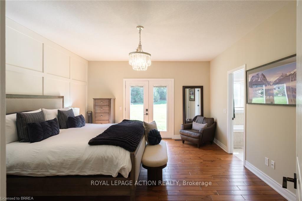 Photo 22 of 24 Wingrove Wood, Brantford, North Park/Wood St. — HOMEH