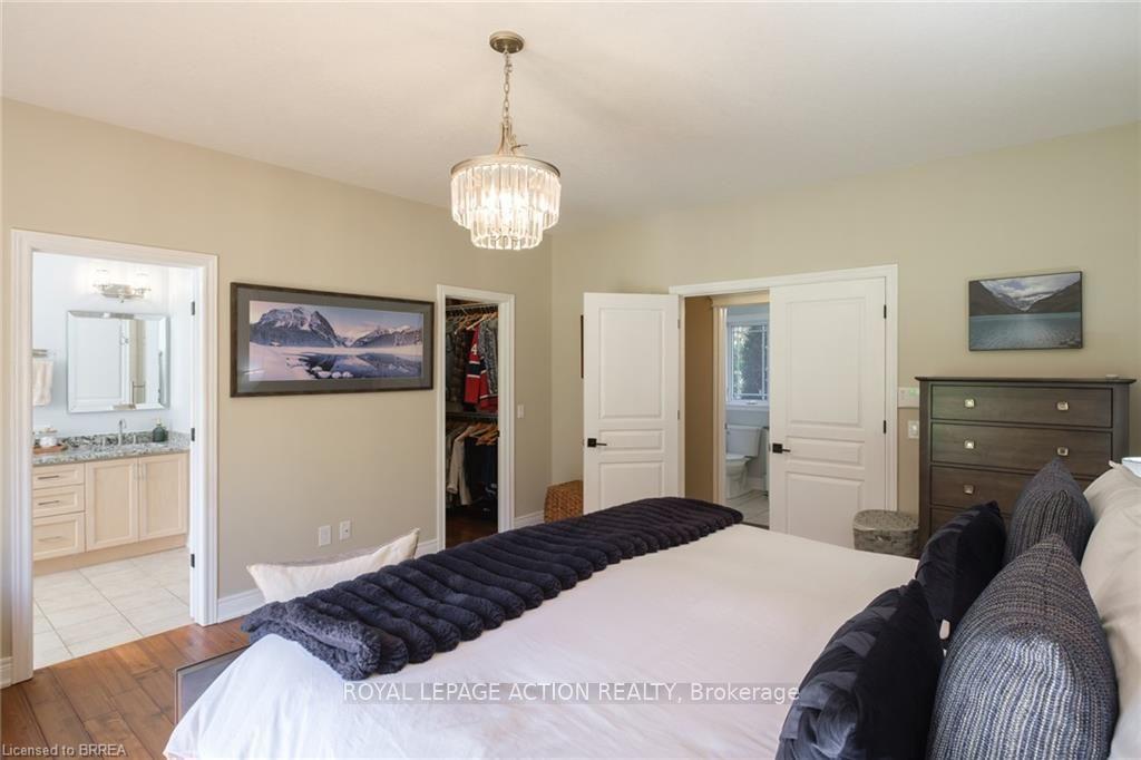 Photo 25 of 24 Wingrove Wood, Brantford, North Park/Wood St. — HOMEH