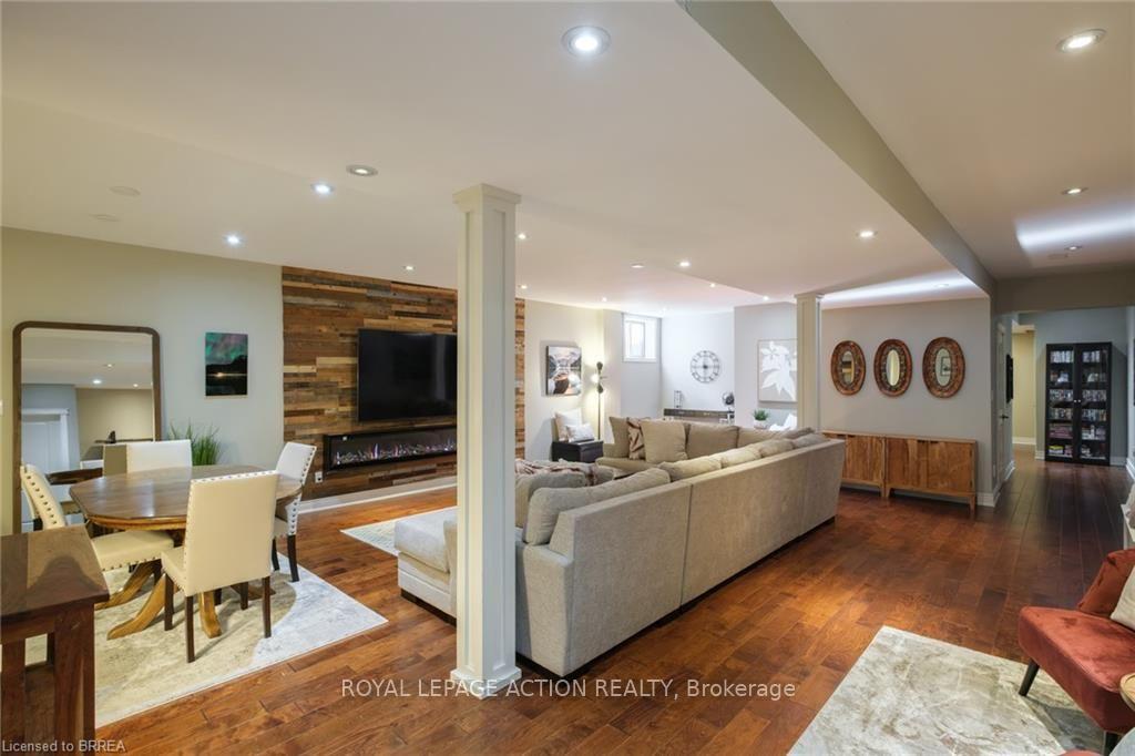 Photo 34 of 24 Wingrove Wood, Brantford, North Park/Wood St. — HOMEH